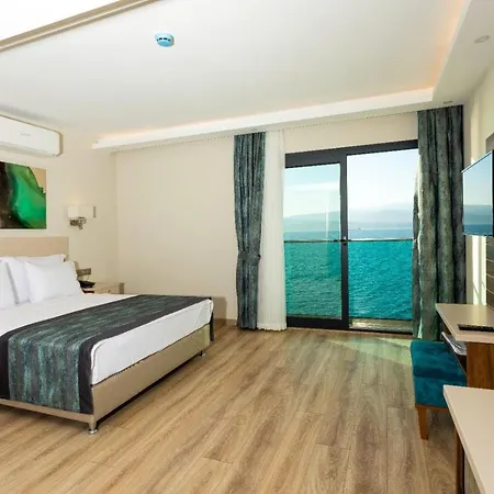 Yali Boutique ホテル 4*